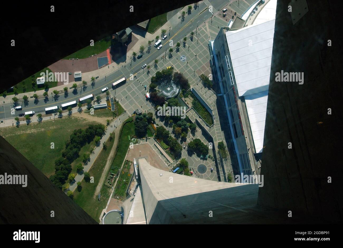 VIEW FROM THE GLASS FLOOR OF THE CN TOWER TORONTO SEPTEMBER 2005 PIC ...