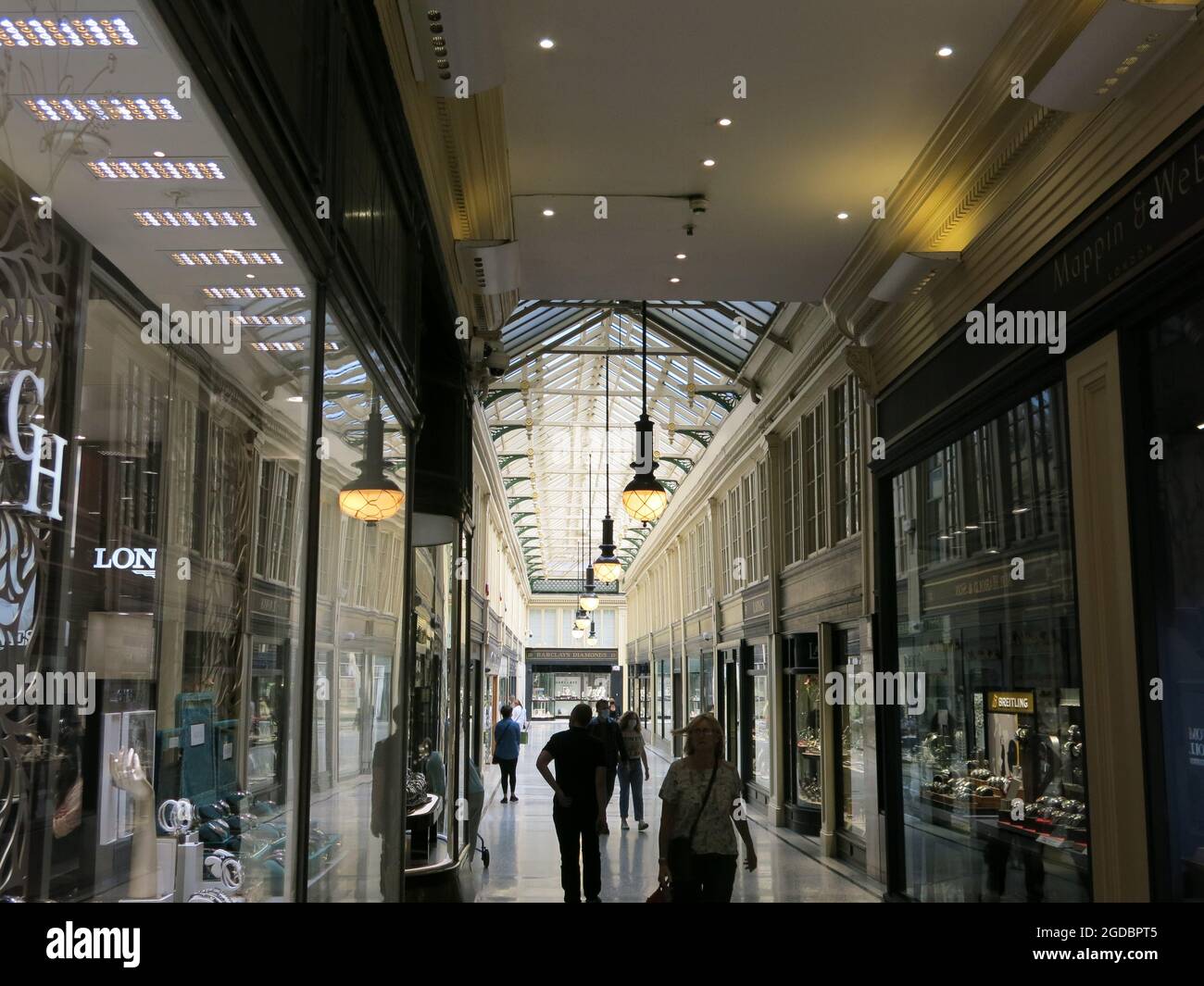 Glasgow's jewellery quarter is concentrated in the Argyll Arcade, a covered walkway that links Buchanan St with Argyle Street; interior photo. Stock Photo