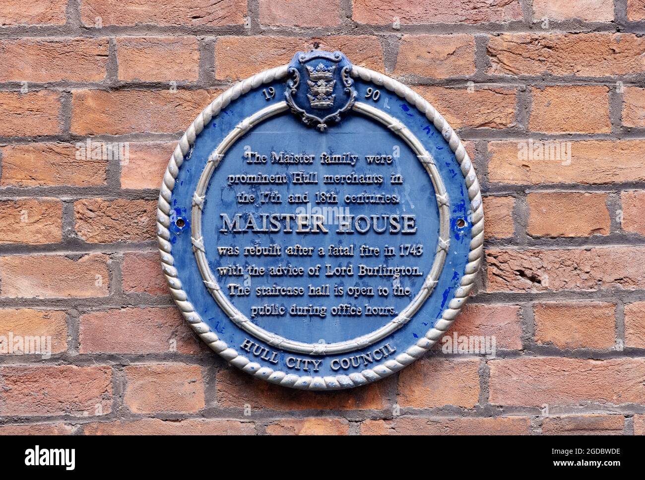 Blue plaque at The Maister House, rebuilt in 1743, High Street, Hull Old Town, Kingston upon Hull Yorkshire UK Stock Photo