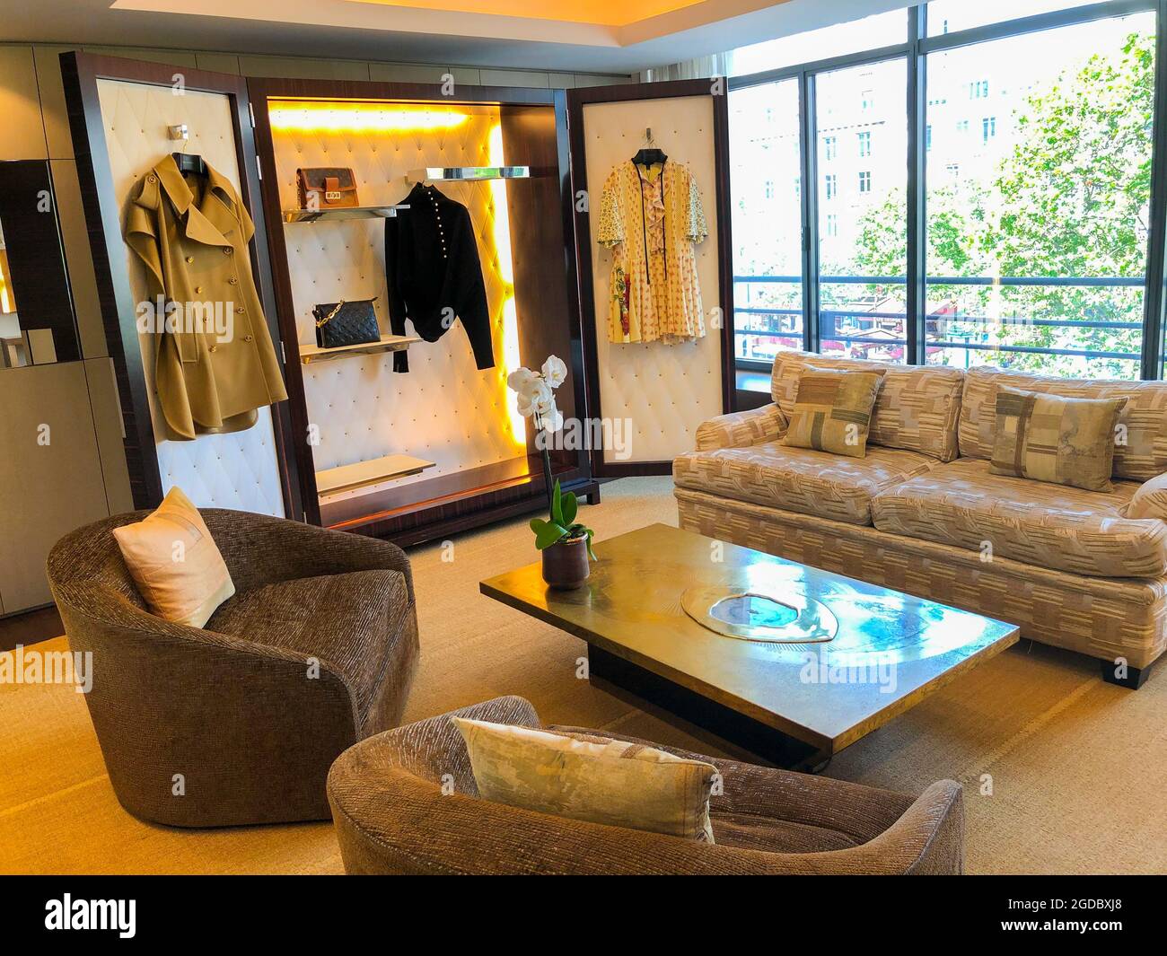 Vip room paris hi-res stock photography and images - Alamy