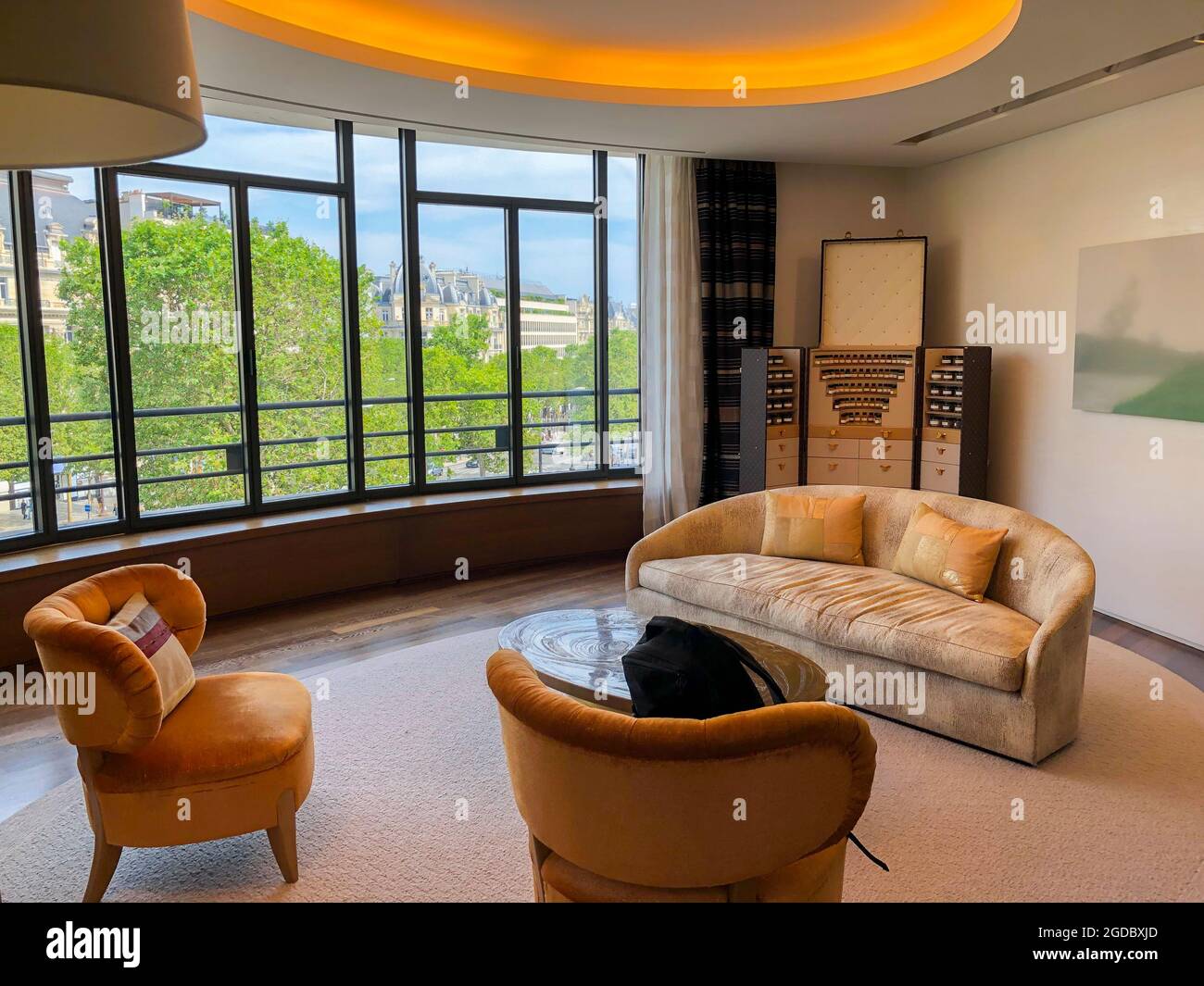Vip room paris hi-res stock photography and images - Alamy