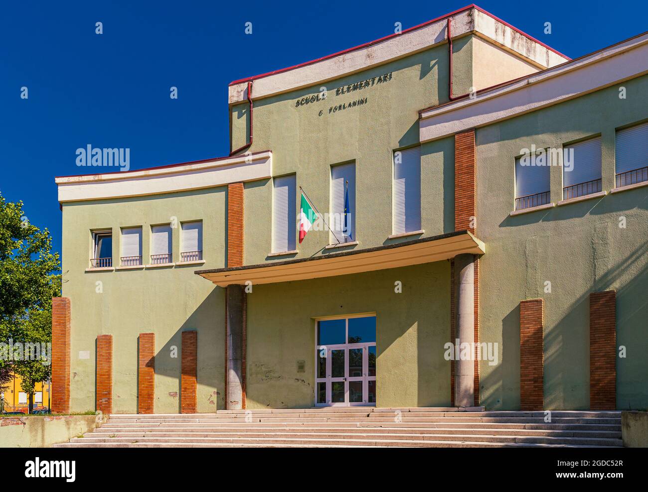 Emilia Romagna - Tresigallo la città metafisica  - Scuola Elementare 'Carlo Forlanini' Stock Photo