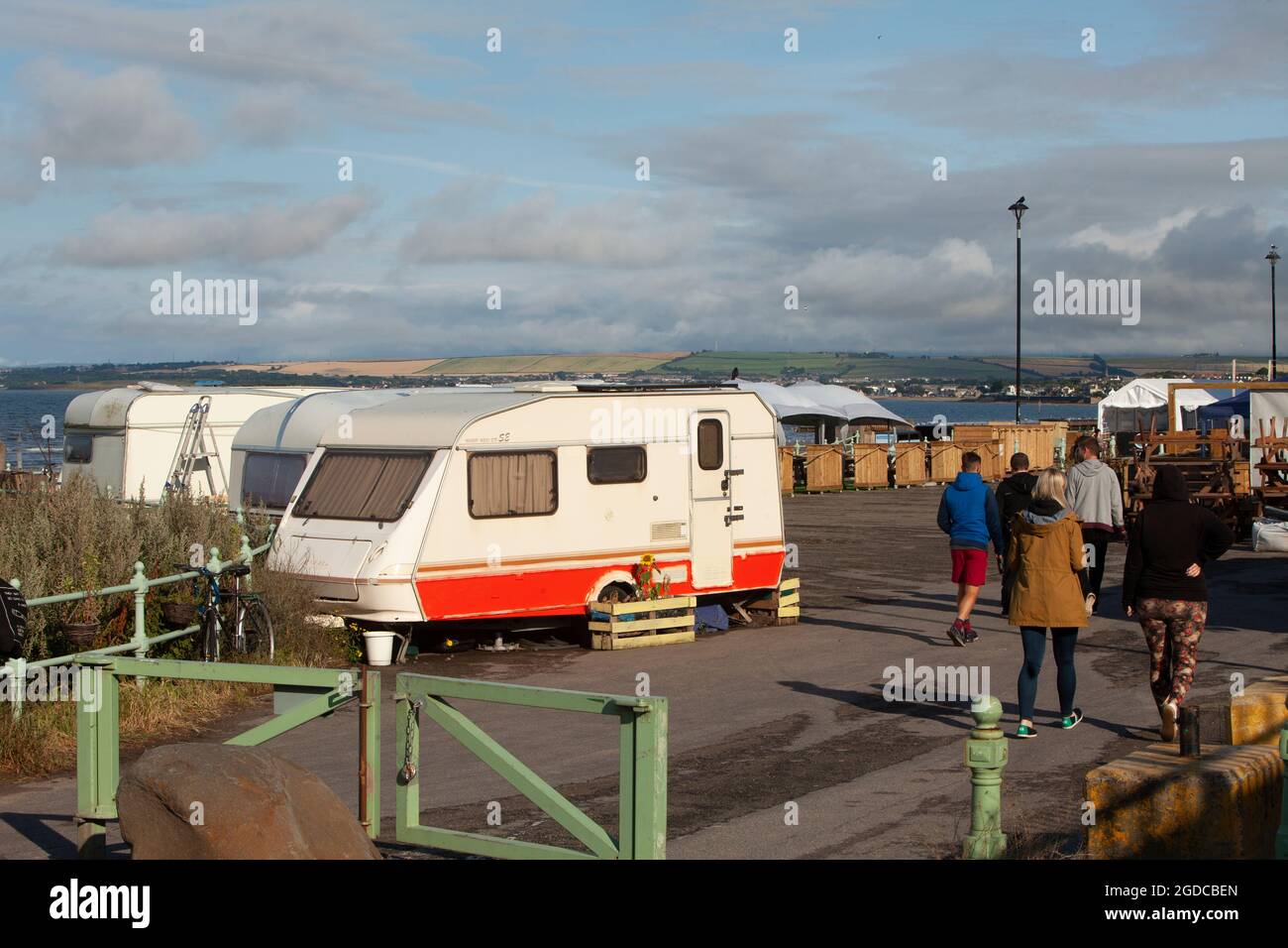 Edinburgh Scotland, UK July 31 2021; General views of caravans parked at King's Place between Portobello and Seafield and next to the sandy beach Stock Photo
