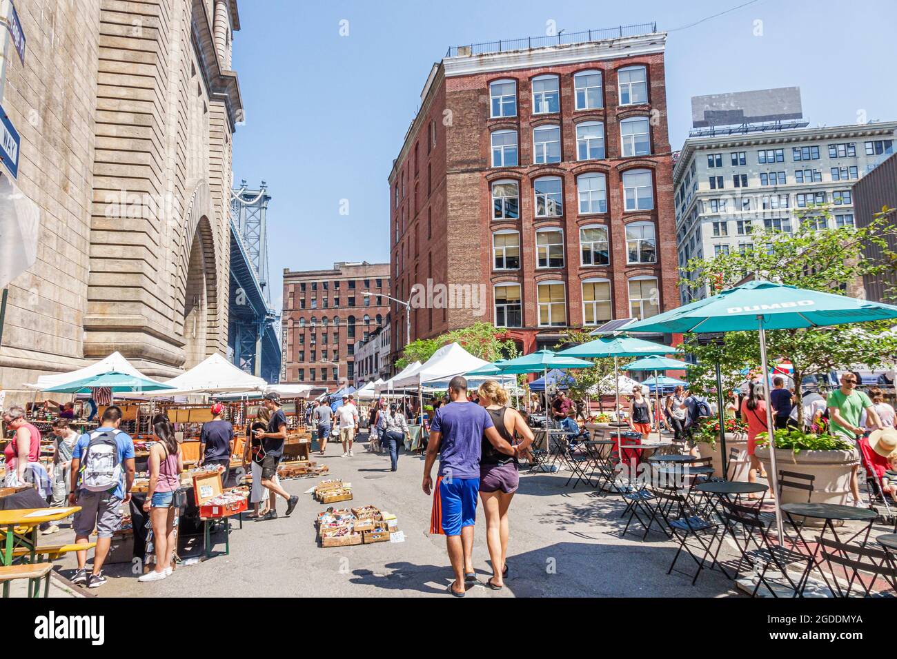 Shopping in nyc hires stock photography and images Alamy