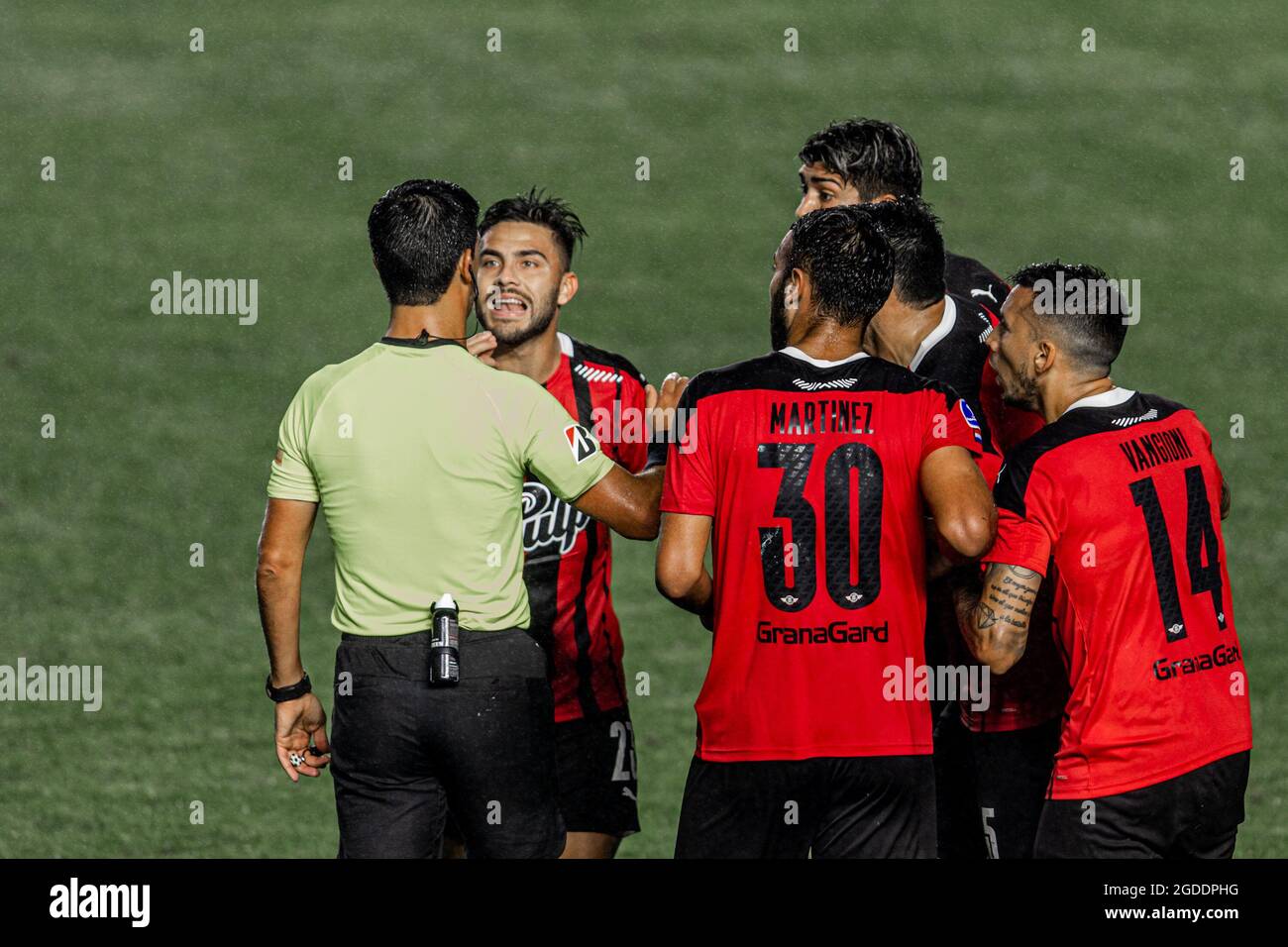 Santos, Brazil. 12th Aug, 2021. Referee Leodan Gonzalez in the match between Santos X Libertad valid for the quarter finals of the Copa Sudamericana 2021. The match takes place this Thursday night, August 12th. Credit: Van Campos/FotoArena/Alamy Live News Stock Photo