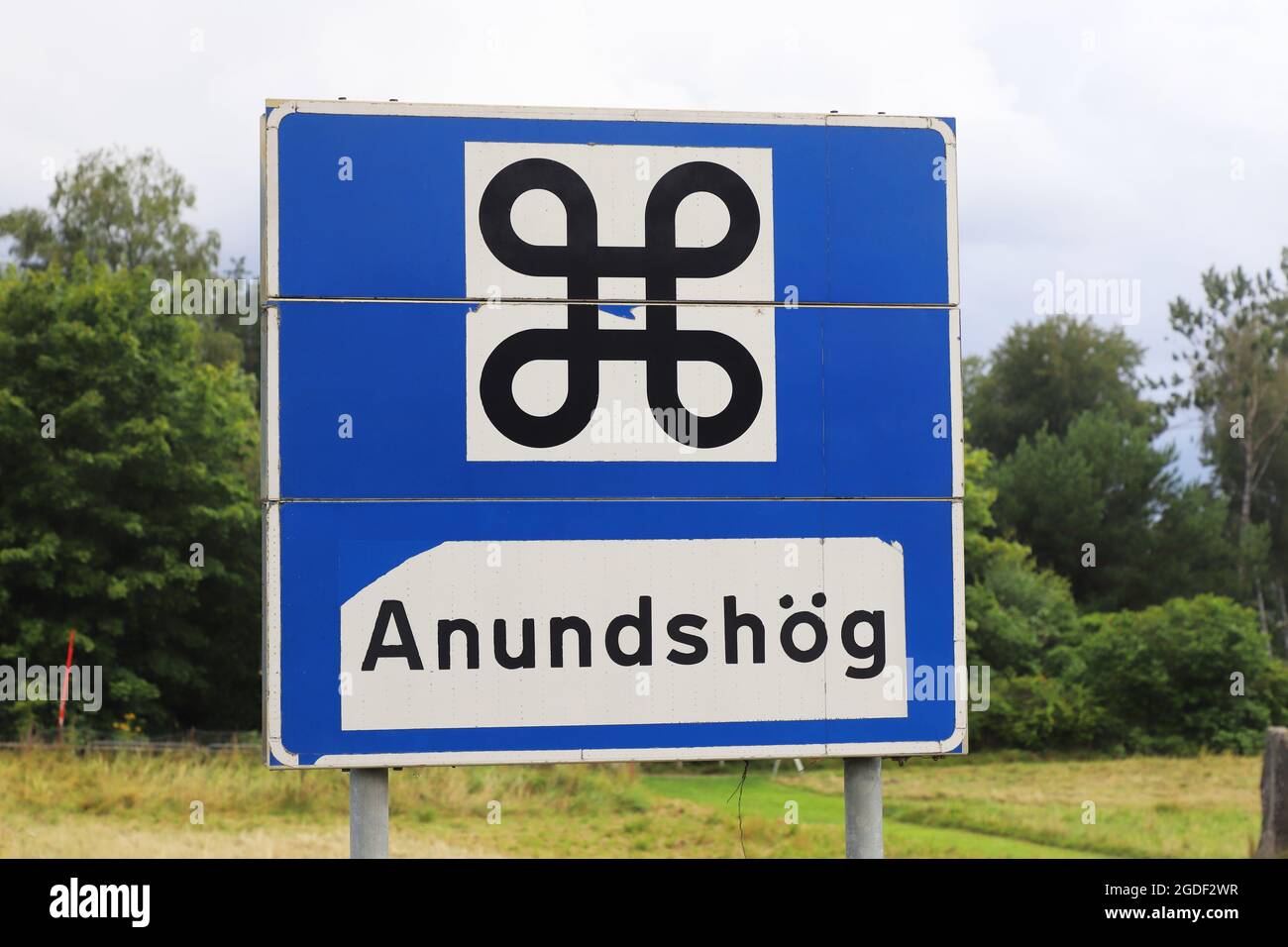 Road sign at the tumulus  Anundshog  hertiage site near Vasteras in Swedish province of Vastmanland. Stock Photo