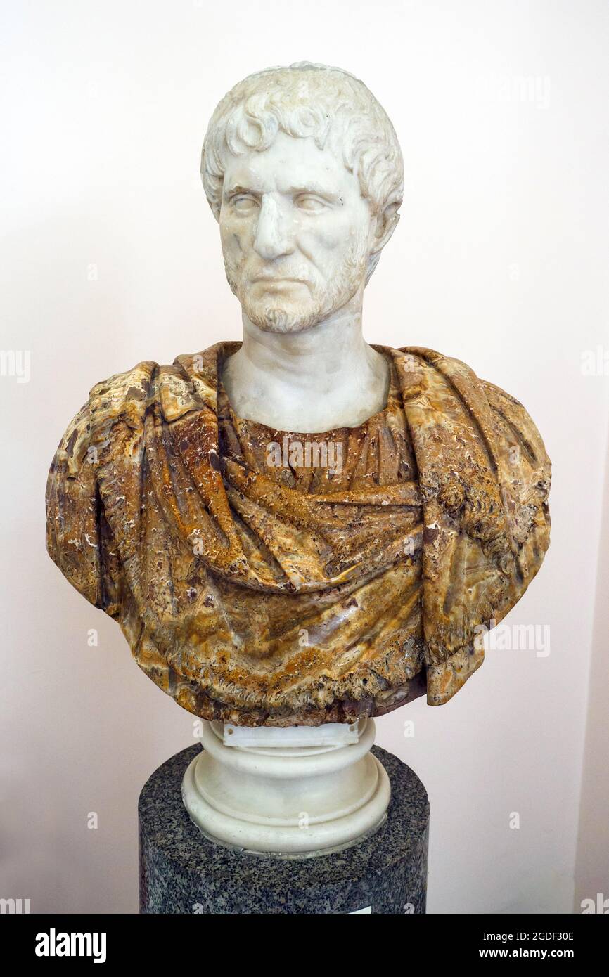 Lucius Junius Brutus (the semi-legendary founder of the Roman Republic, and traditionally one of its first consuls in 509 BC) set in a modern alabaster bust - Trajanic (AD 98-117) Stock Photo