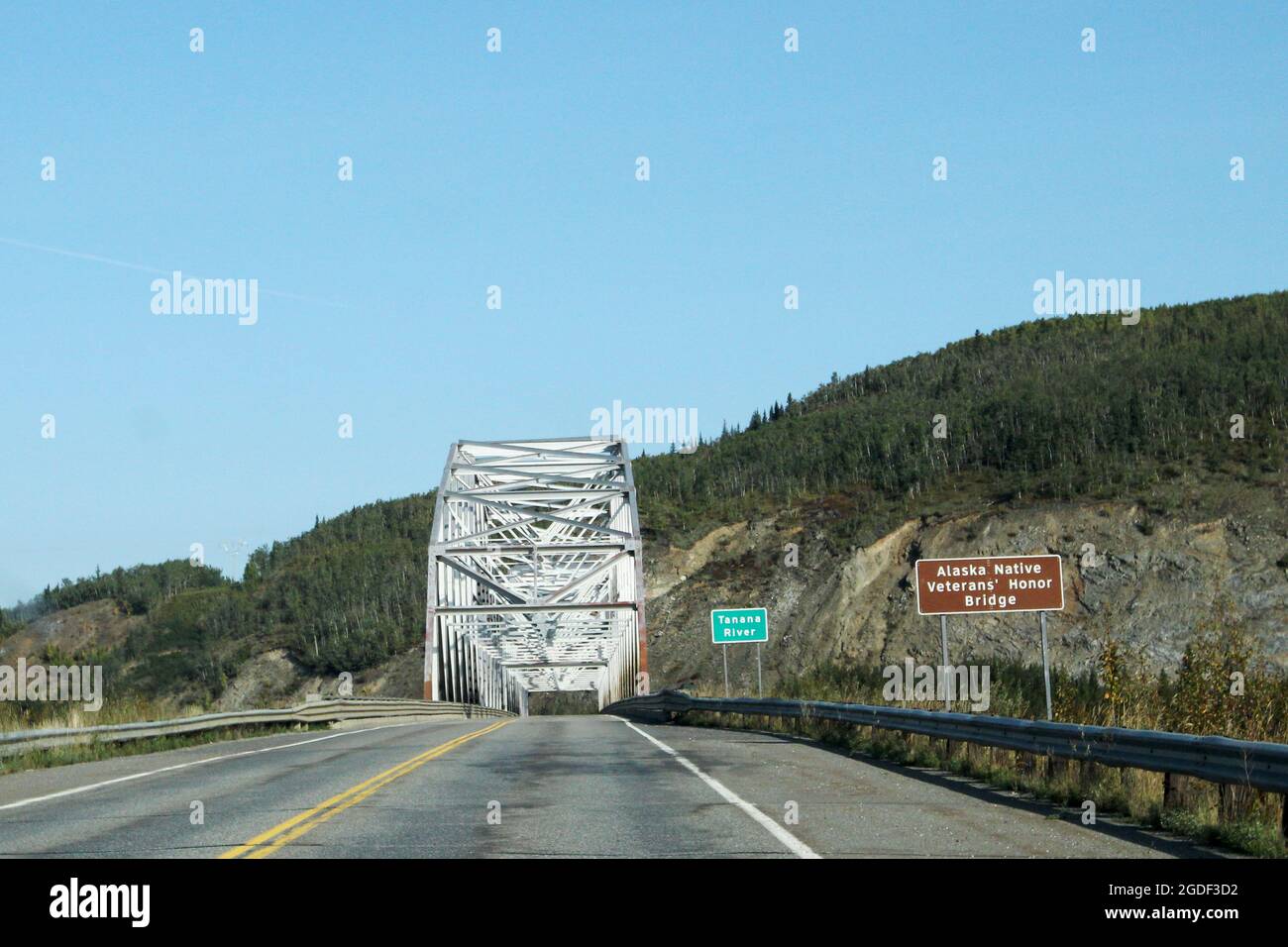 Alaska Native Veterans Honor Bridge, Tanana Bridge, über dem Tanana River, Richardson Highway, im Big Delta, Nähe Fairbanks, Alaska, USA. Stock Photo