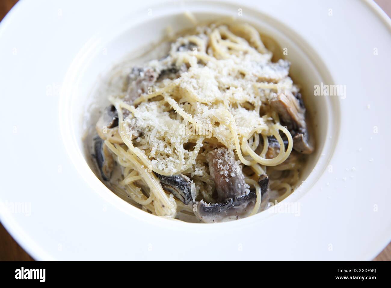spaghetti truffle sauce with mushroom Stock Photo Alamy
