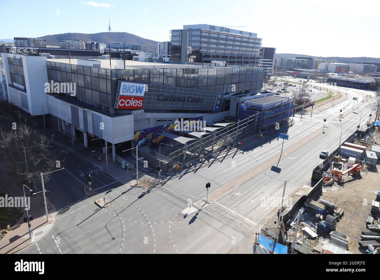 Canberra. 13th Aug, 2021. Photo taken on Aug. 13, 2021 shows an empty  street in Canberra, Australia. The Australian Capital Territory (ACT) has  been plunged into lockdown after recording its first coronavirus