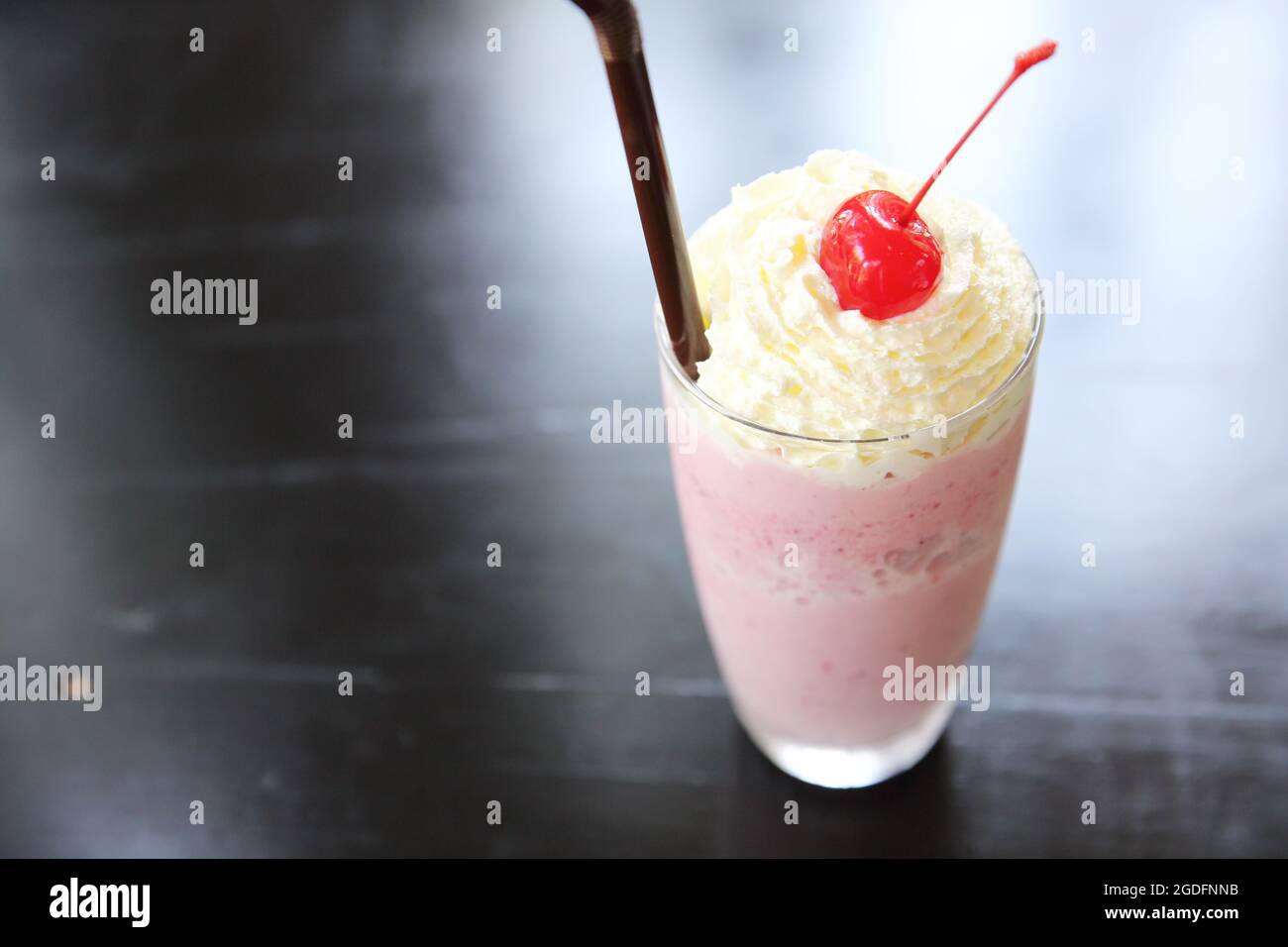 strawberry milk shake Stock Photo - Alamy