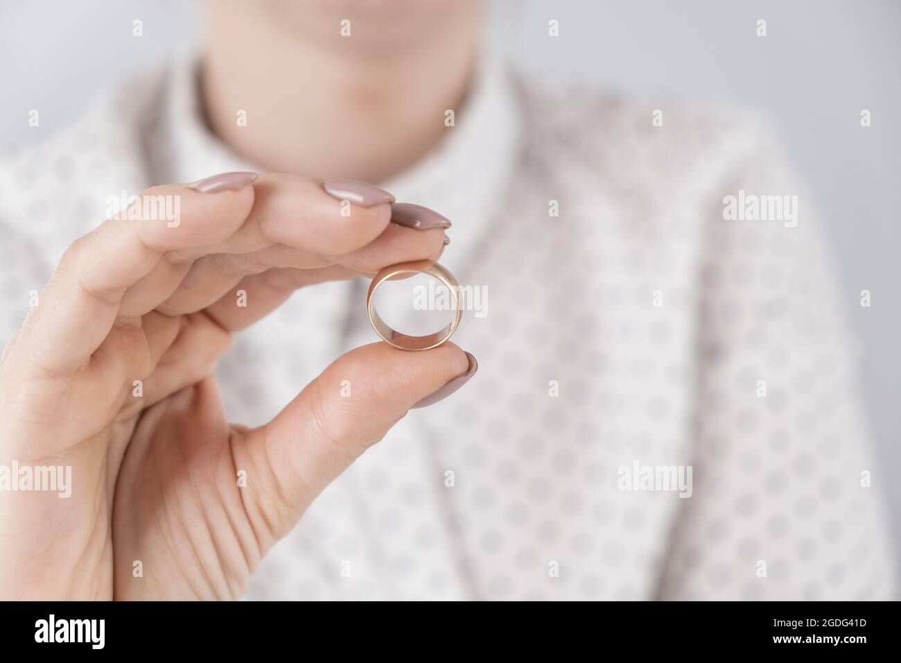 Woman removing ring wedding hi-res stock photography and images - Alamy