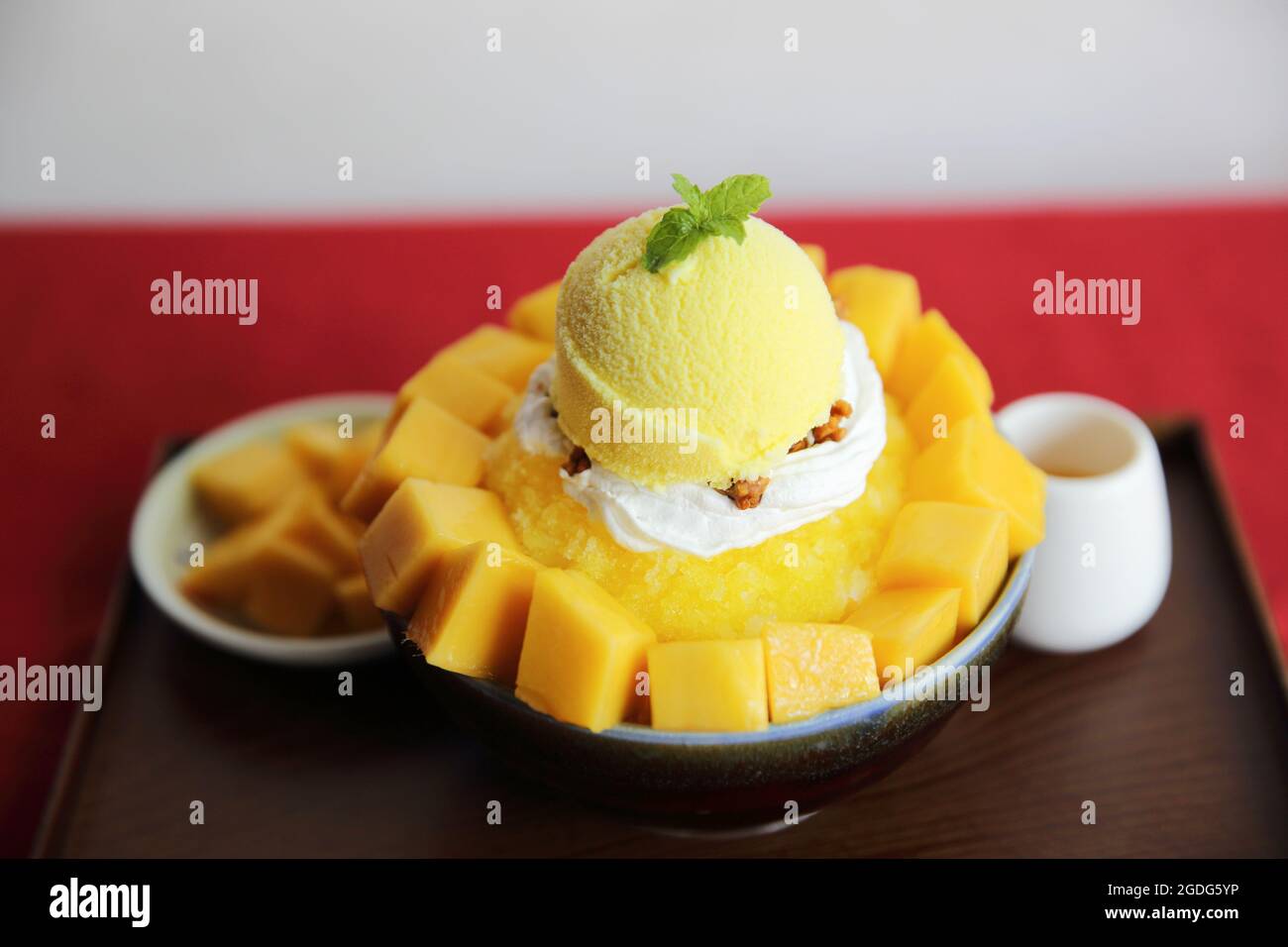Shaved Ice dessert with Fresh Mango Stock Photo Alamy