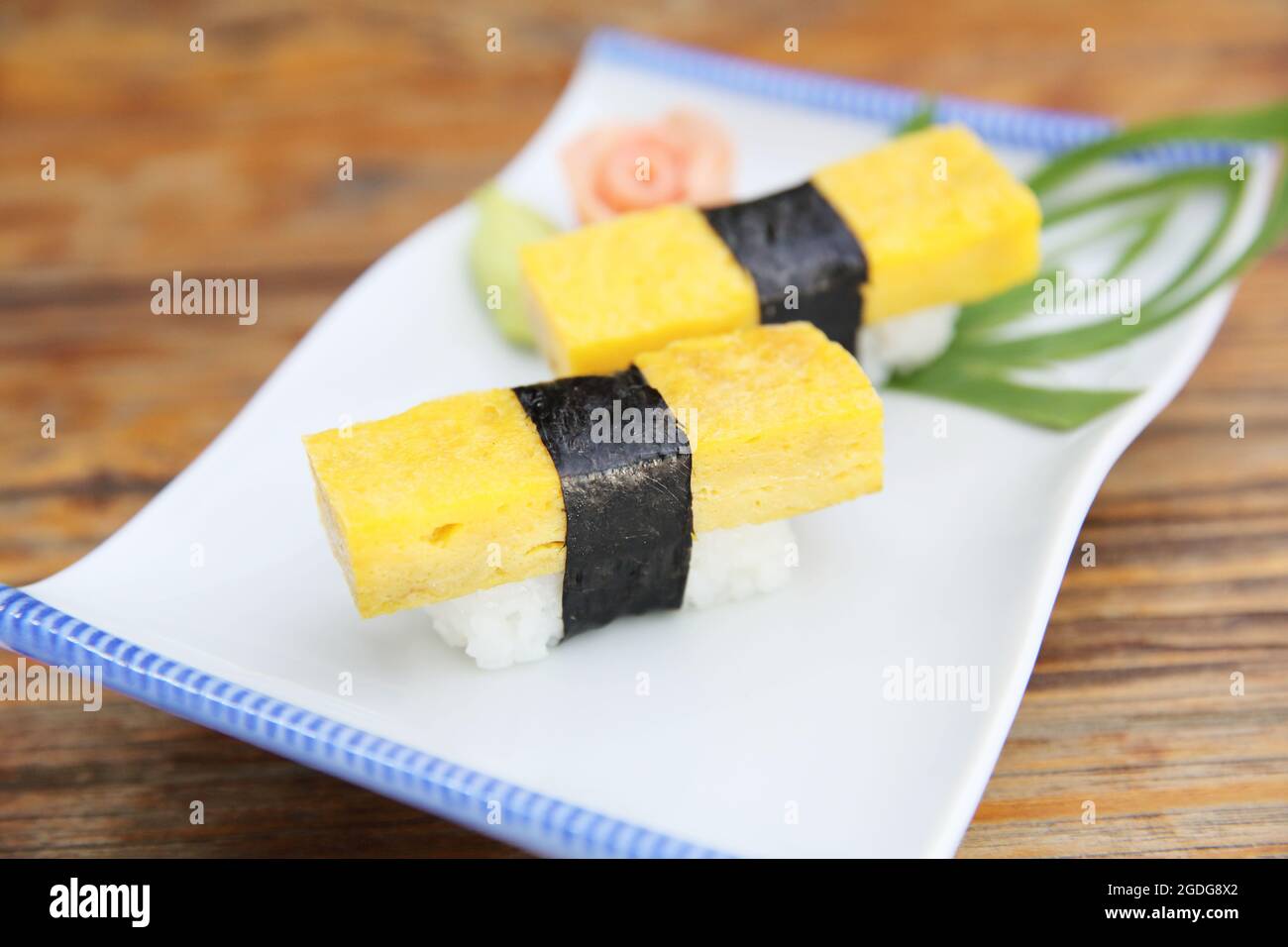 egg sushi Stock Photo Alamy