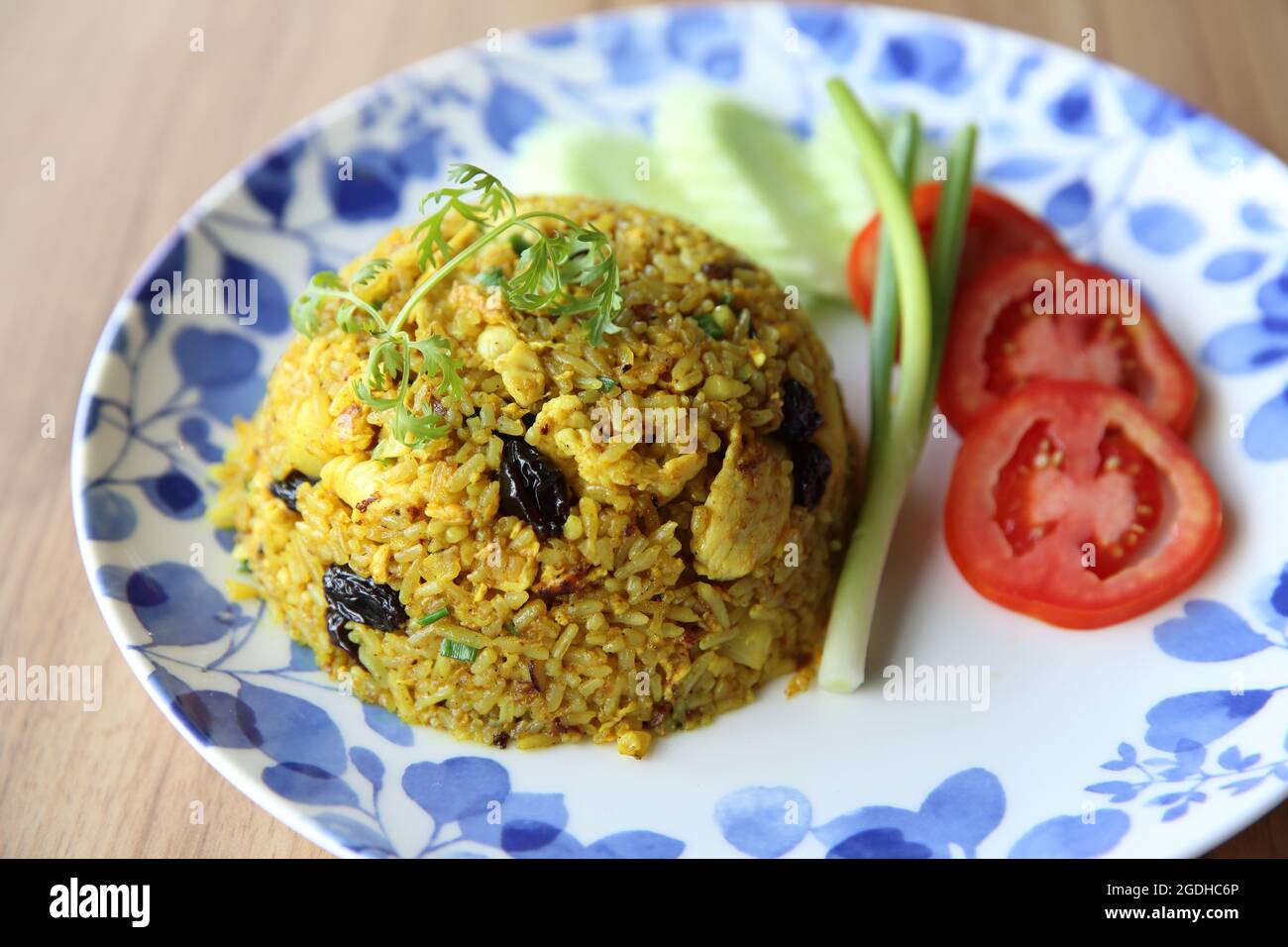 Pineapple fried rice , Fried rice with pineapple raisin chicken , Thai