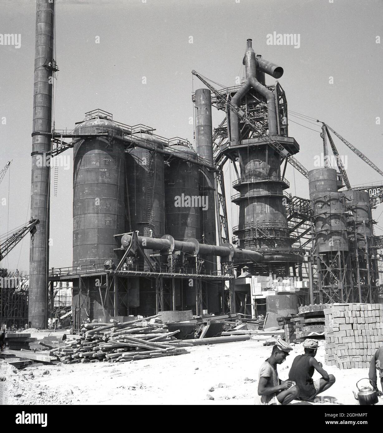1959, historical, the construction site of the massive steel project of the Durgapur  Steel Plant showing giant furnaces under construction, Durgapur, West  Bengal, India. Initiated post- independence but with the technical support