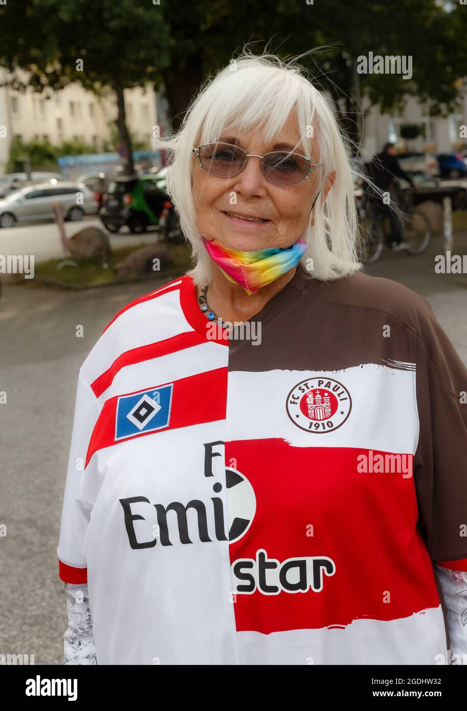 Hamburg, Germany. 13th Aug, 2021. Football: 2nd Bundesliga, FC St. Pauli -  Hamburger SV, Matchday 3, Millerntor Stadium. Jutta Kröger (77) has made  herself an overall jersey from the St. Pauli jersey