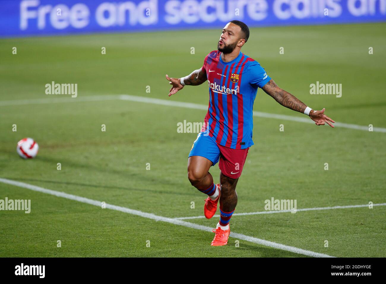 Memphis Depay of FC Barcelona celebrate after score the first goal ...
