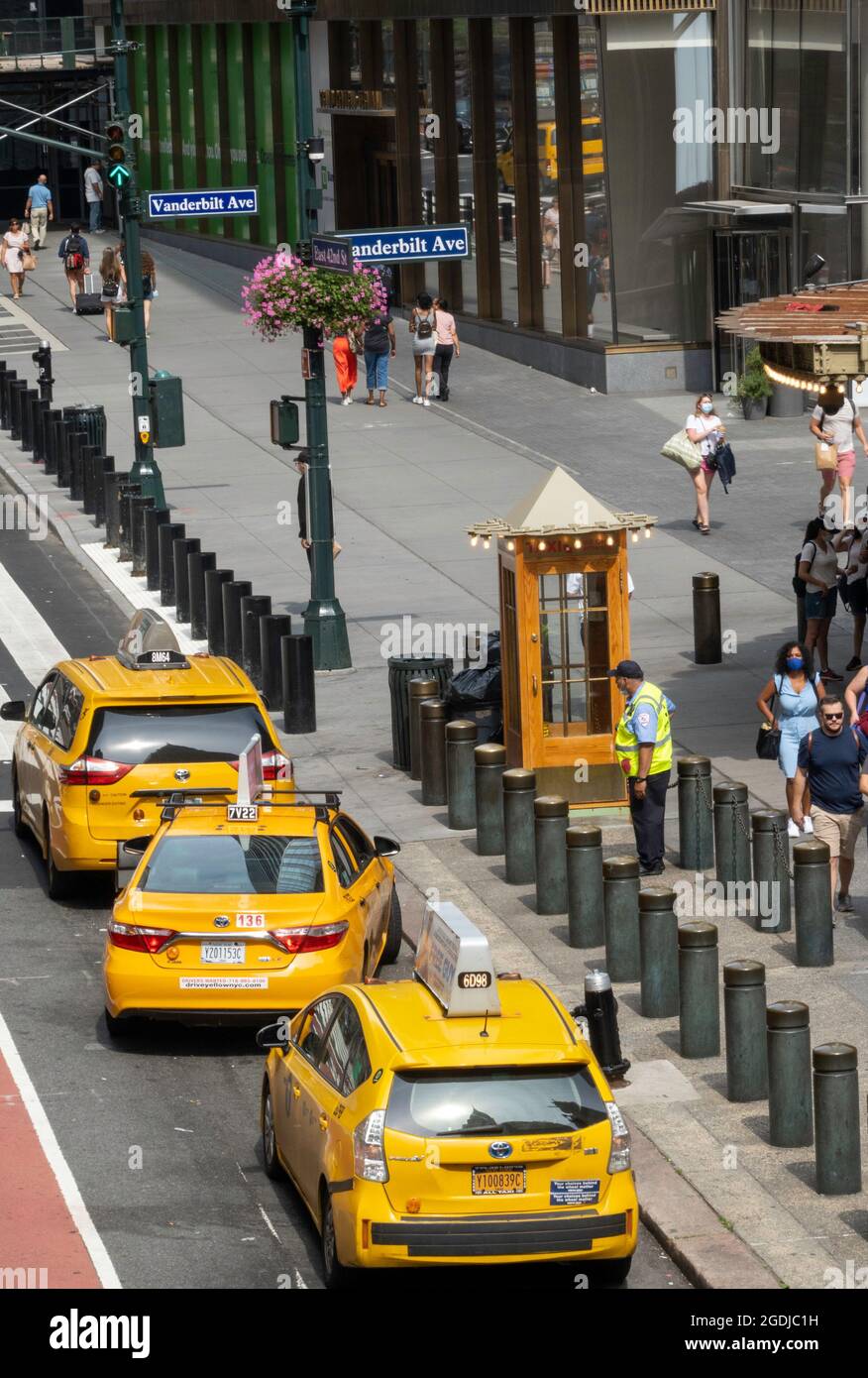 Taxis and Taxi Stand, E. 42nd  street, NYC, USA 2021 Stock Photo