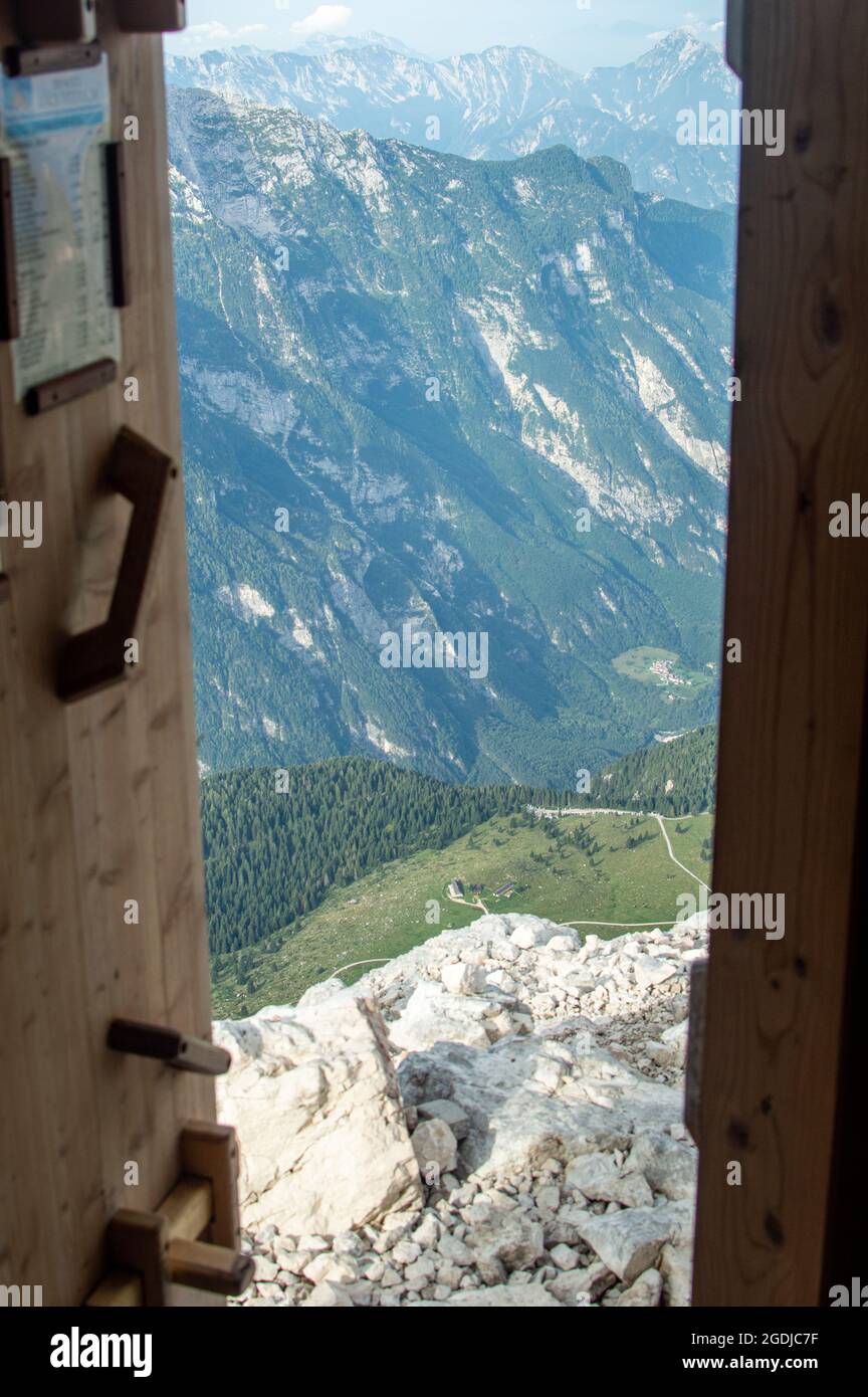Alps in italy hi-res stock photography and images - Alamy