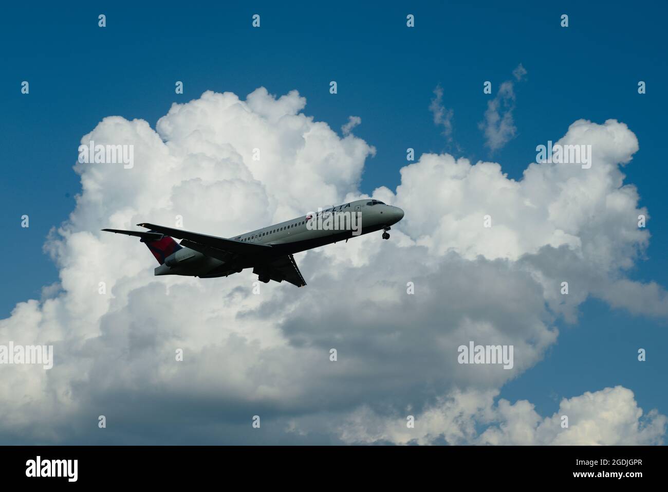 Boeing 717200 Delta Airlines landing at Lexington Bluegrass Airport