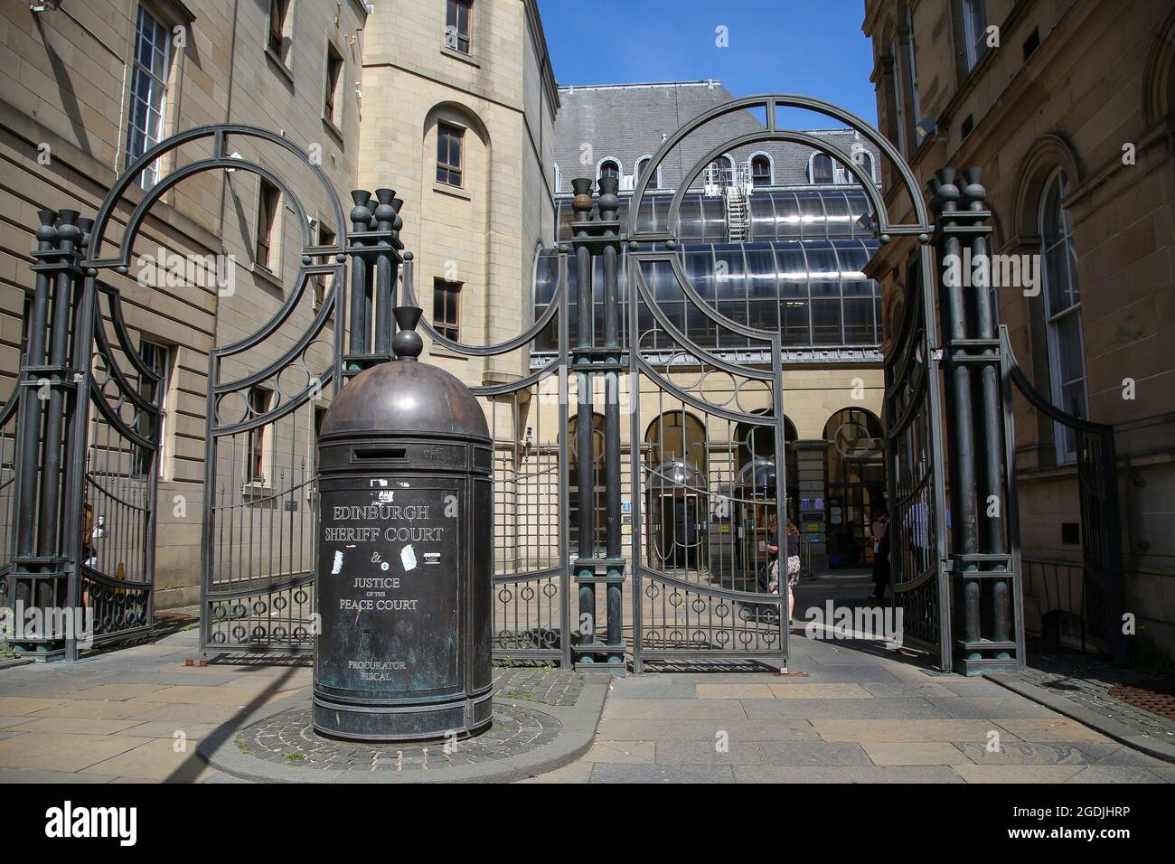 Edinburgh sheriff court hires stock photography and images Alamy