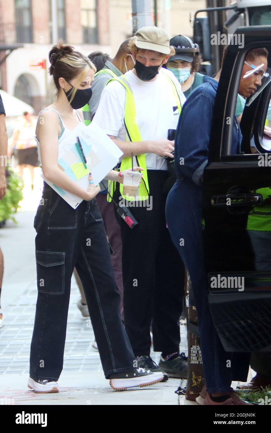 Zoey deutch 2021 hires stock photography and images Alamy