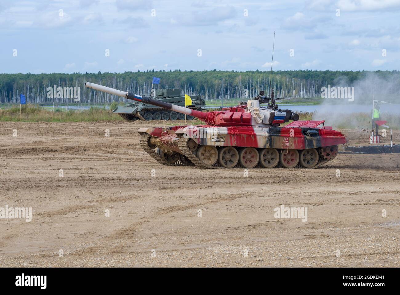 Tank biathlon track hires stock photography and images Alamy