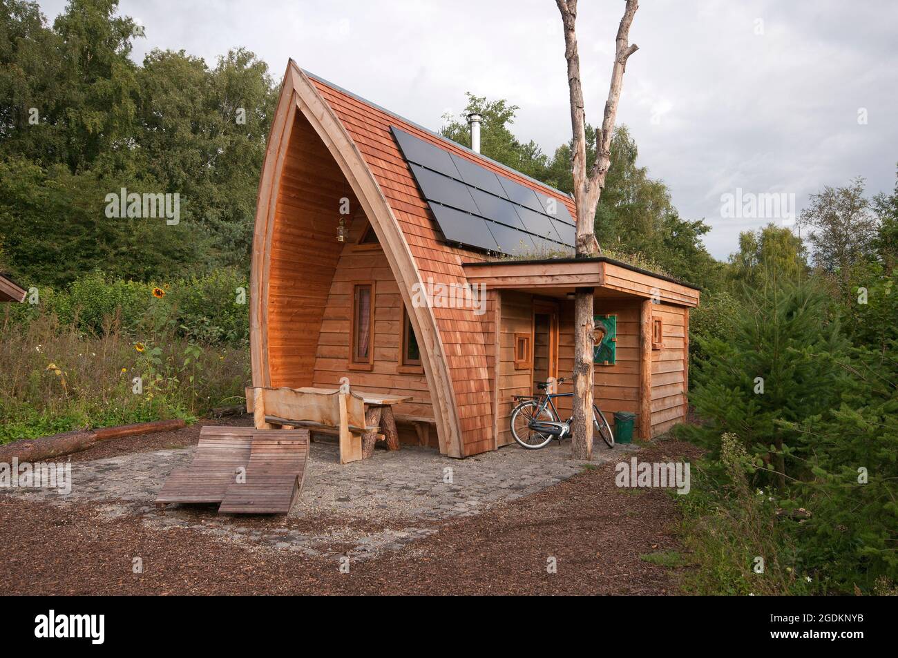 Wooden bungalow in De Wije Werelt camping, Otterlo, Gelderland, Netherlands Stock Photo