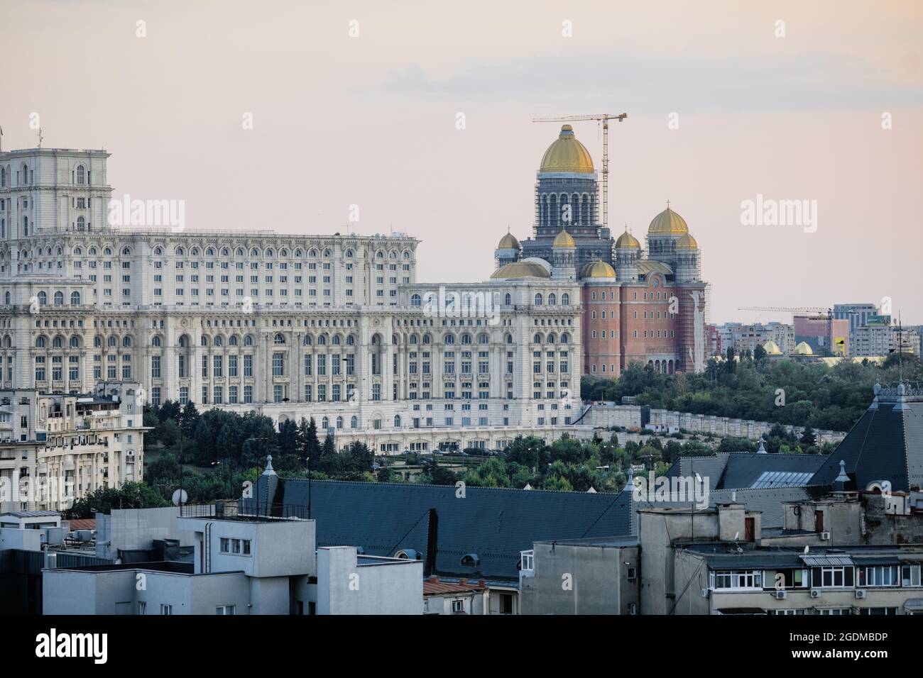 Bucharest, Romania - August 13, 2021:Construction site of “Catedrala  Mantuirii Neamului” (People's Salvation Cathedral), near the Palace of  Parliament Stock Photo - Alamy