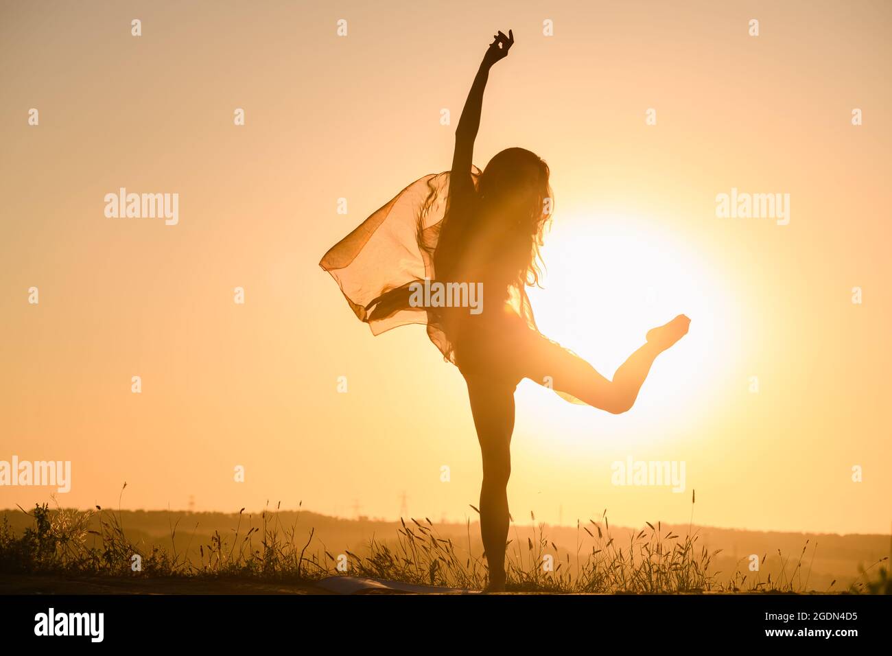 Girl dancing shop without cloth