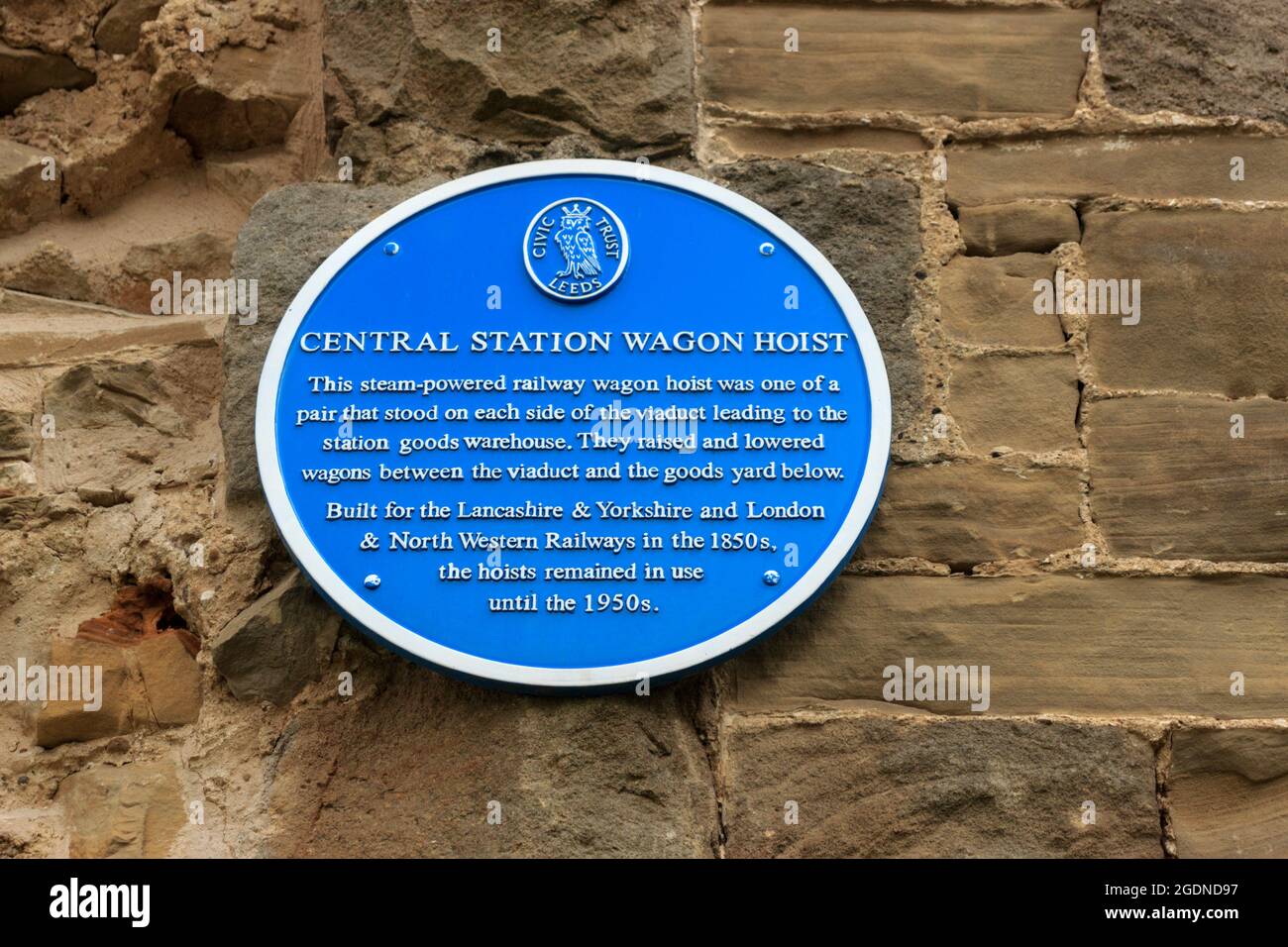 Central Station Wagon Hoist blue plaque. Leeds, West Yorkshire Stock Photo Alamy