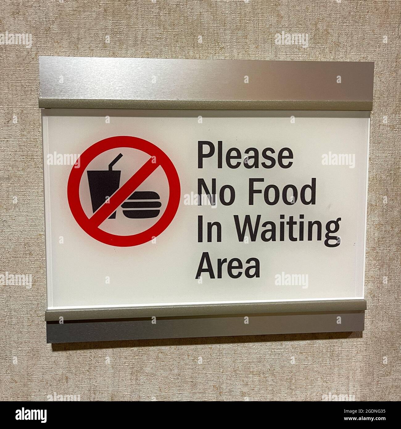 Atlanta, GA USA - March 26, 2021:  A sign that read Please No Food In Waiting Area at a hospital. Stock Photo