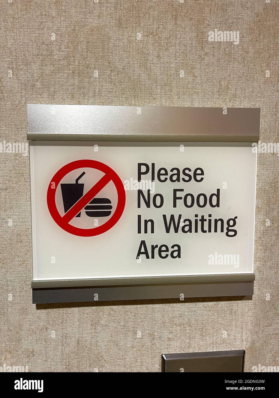 Atlanta, GA USA - March 26, 2021:  A sign that read Please No Food In Waiting Area at a hospital. Stock Photo