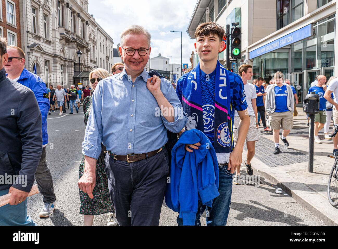 London, UK.14 August 2021. Michael Gove, Chancellor of the Duchy of Lancaster and Minister for the Cabinet Office arrives at Stamford Bridge  on the opening day of the English Premier  League to attend the Chelsea v Crystal Palace match. Football fans are allowed to attend for the first time at full capacity since lockdown restrictions were eased.    Credit amer ghazzal/Alamy Live News Stock Photo