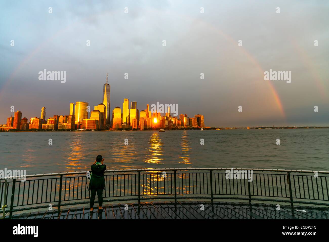 Rainbow appears over the Lower Manhattan skyscraper after the ...
