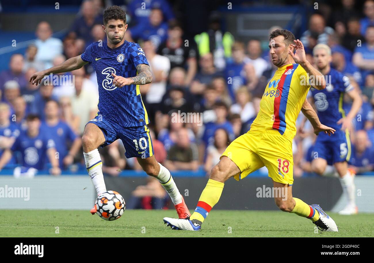 London, England, 14th August 2021. Christian Pulisic of Chelsea and James McArthur of Crystal Palace during the Premier League match at Stamford Bridge, London. Picture credit should read: Paul Terry / Sportimage Stock Photo