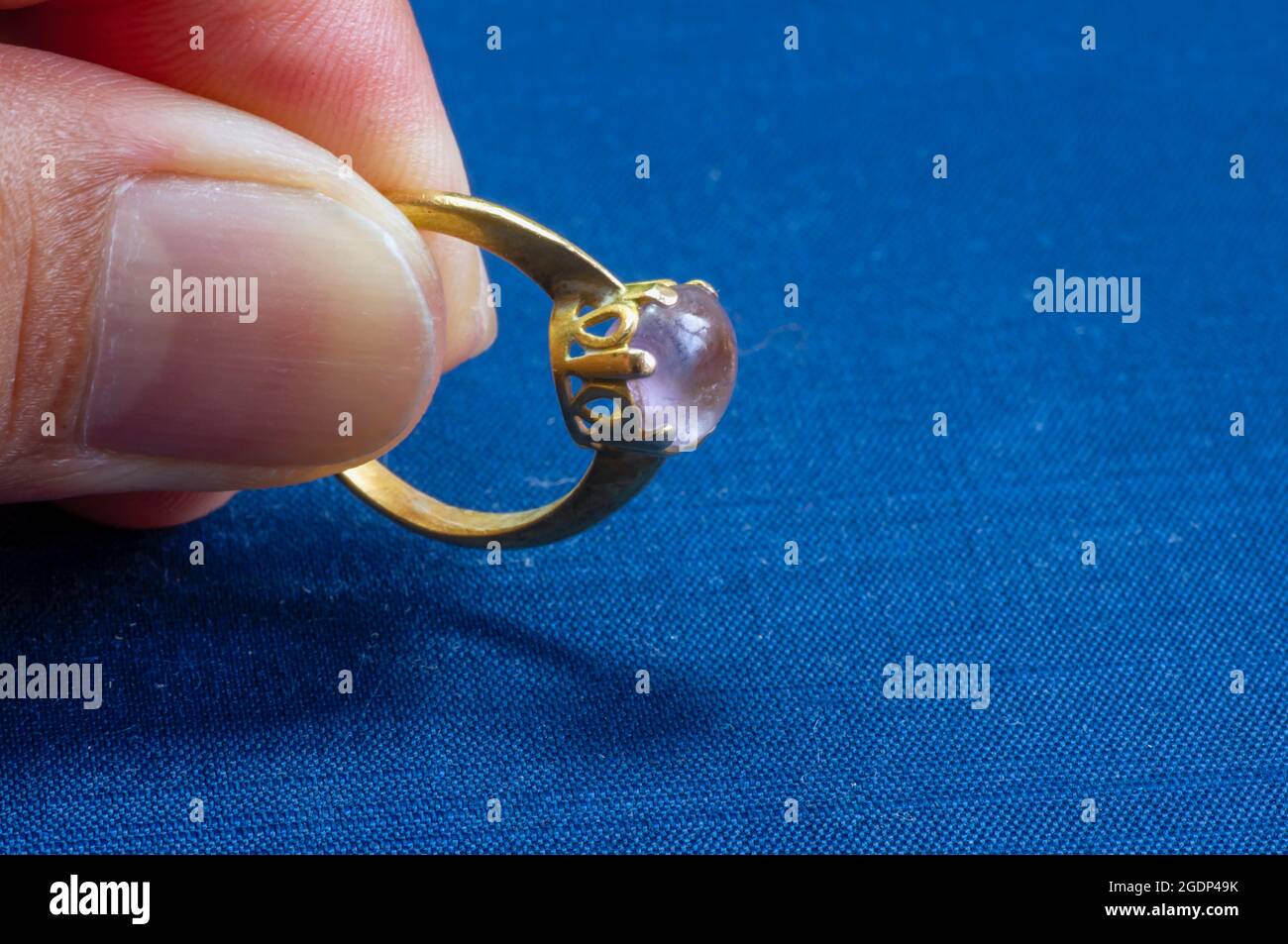 Amethyst ring hi-res stock photography and images - Alamy