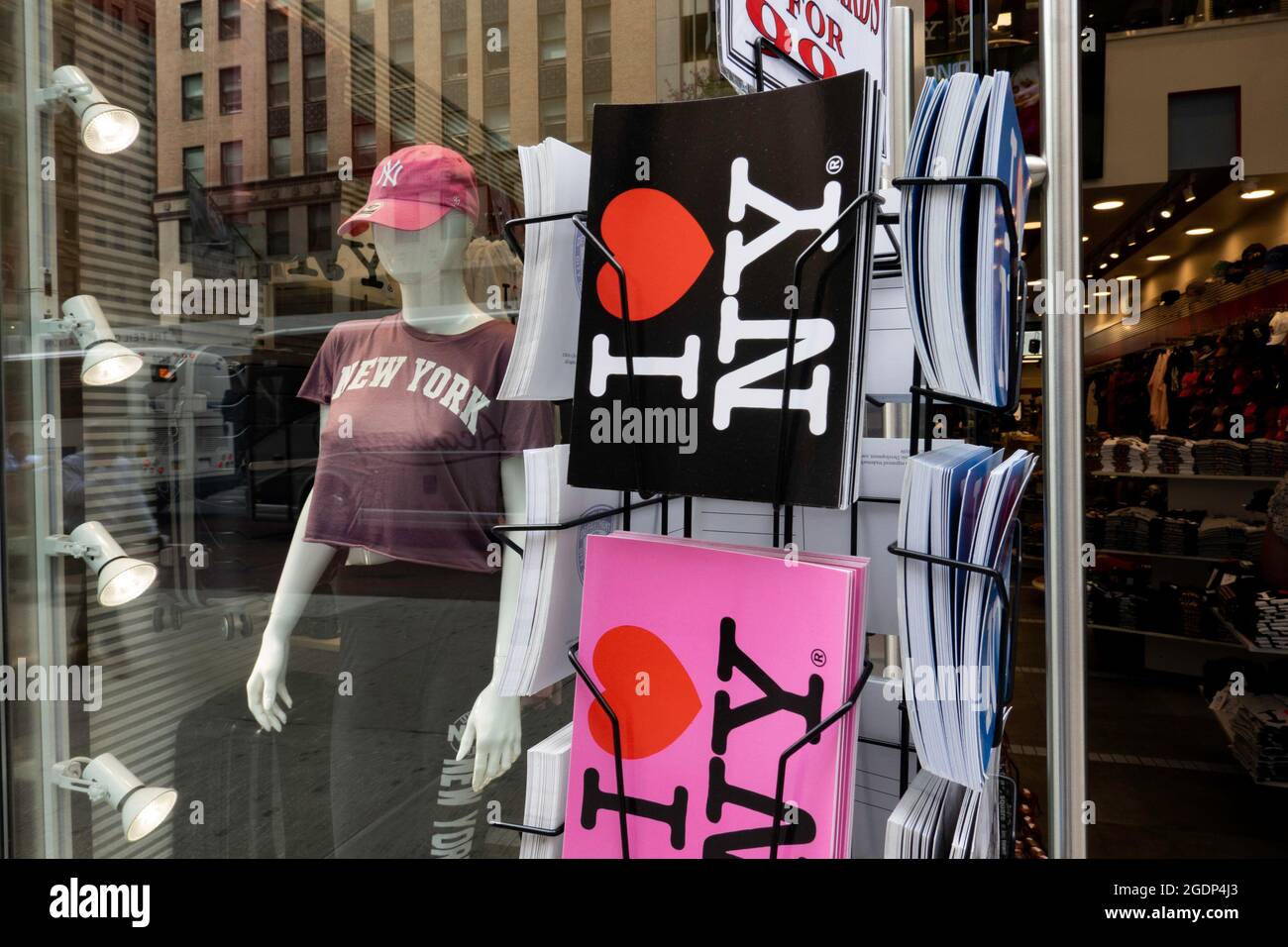 I Love NY souvenir shop in Midtown Manhattan , 2021, NYC, USA Stock Photo