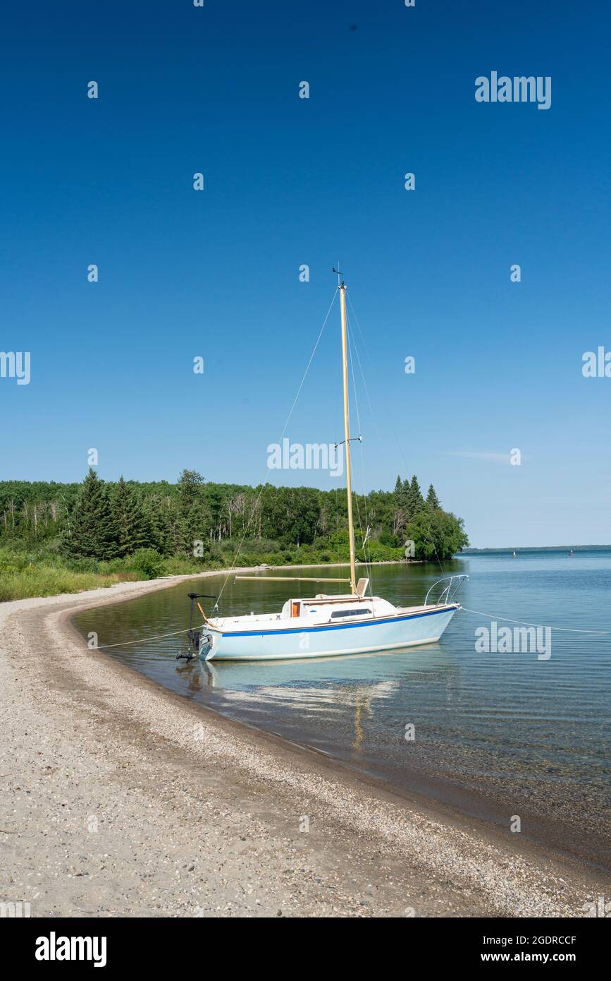 Clear lake manitoba hi-res stock photography and images - Alamy