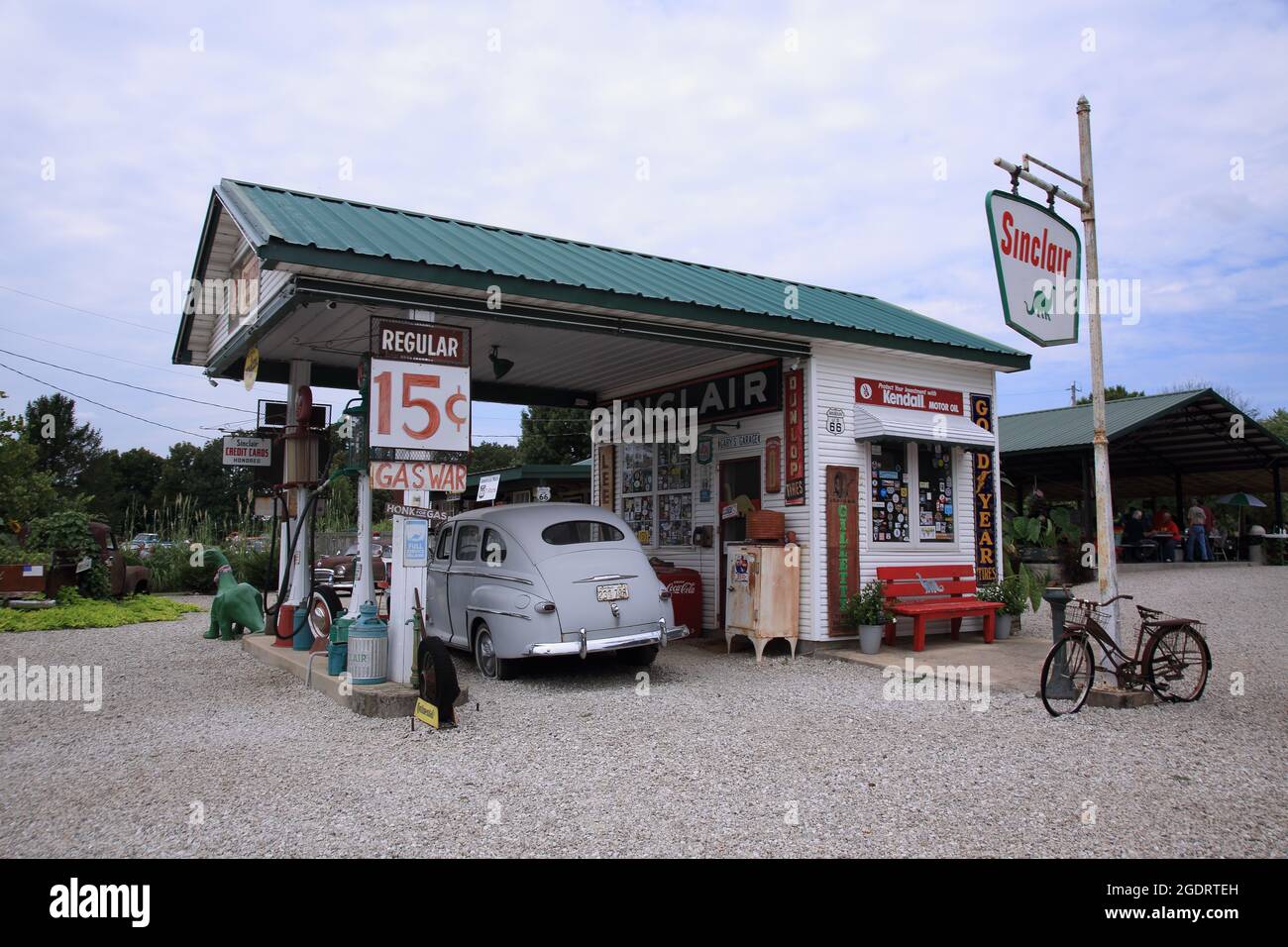 Classic car show at a restored Sinclair station on Old Route 66, Ash