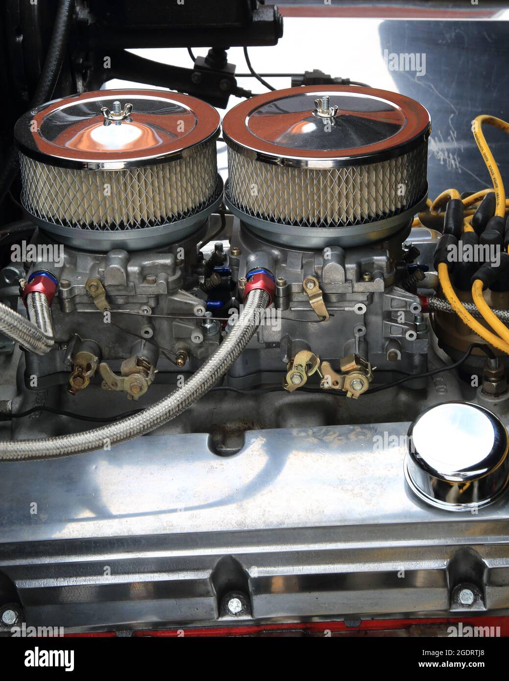 Classic car show at a restored Sinclair station on Old Route 66, Ash