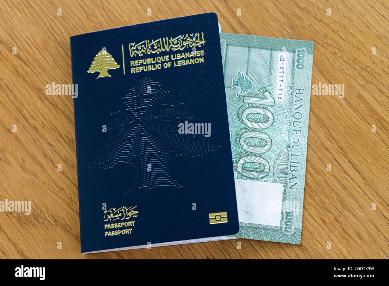 Lebanese biometric passport and banknote Stock Photo Alamy