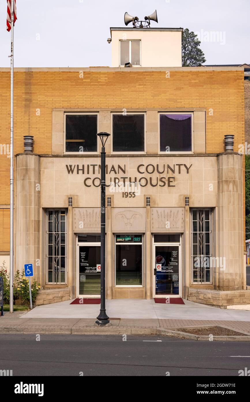facade of late Art Deco style Whitman County courthouse, 1955, Main Street, Colfax, Washington State, USA Stock Photo