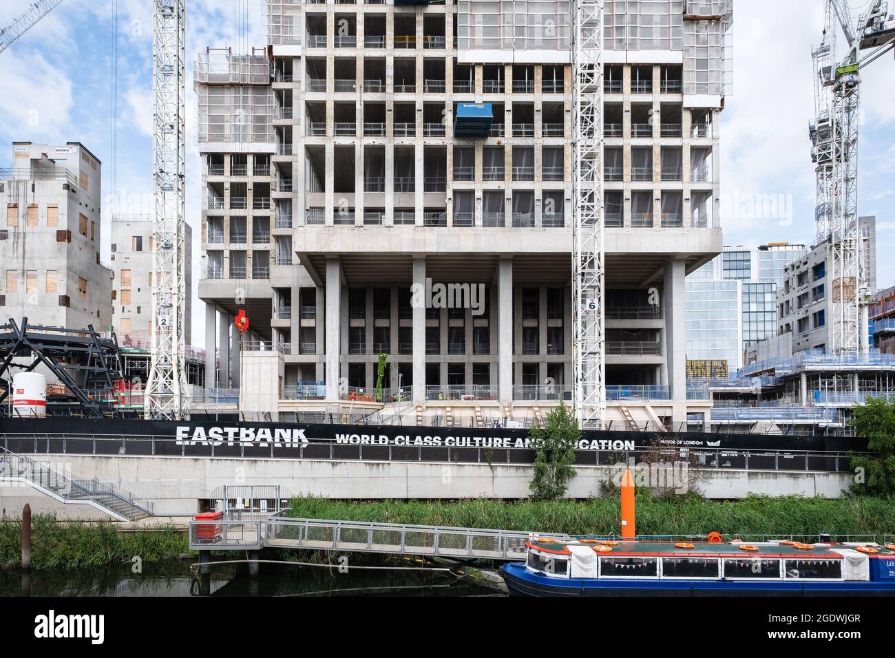 London England 2021 Ual S London College Of Fashion Under Construction East Bank Queen Elizabeth Olympic Park Stratford Uk Stock Photo Alamy