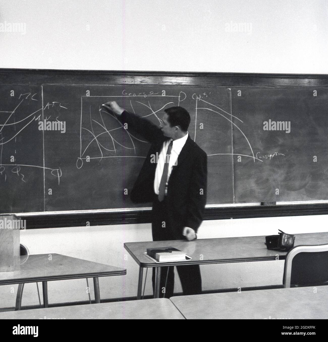 B w teacher blackboard hi res stock photography and images Alamy