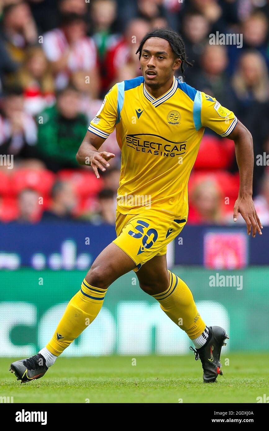 Reading's Remi Azeez during the Sky Bet Championship match at the bet365 Stadium, Stoke on Trent