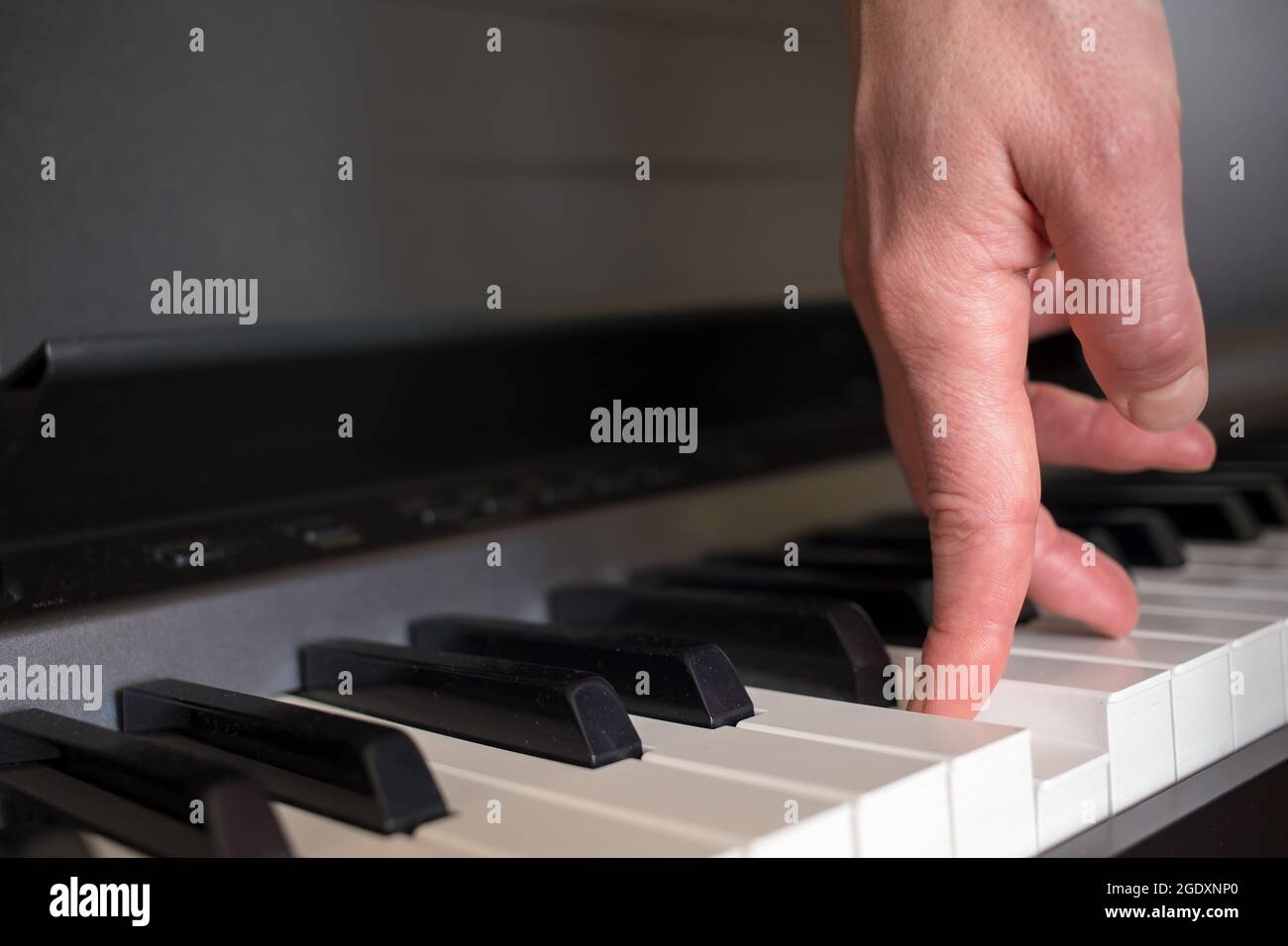 Piano fingers black hires stock photography and images Alamy