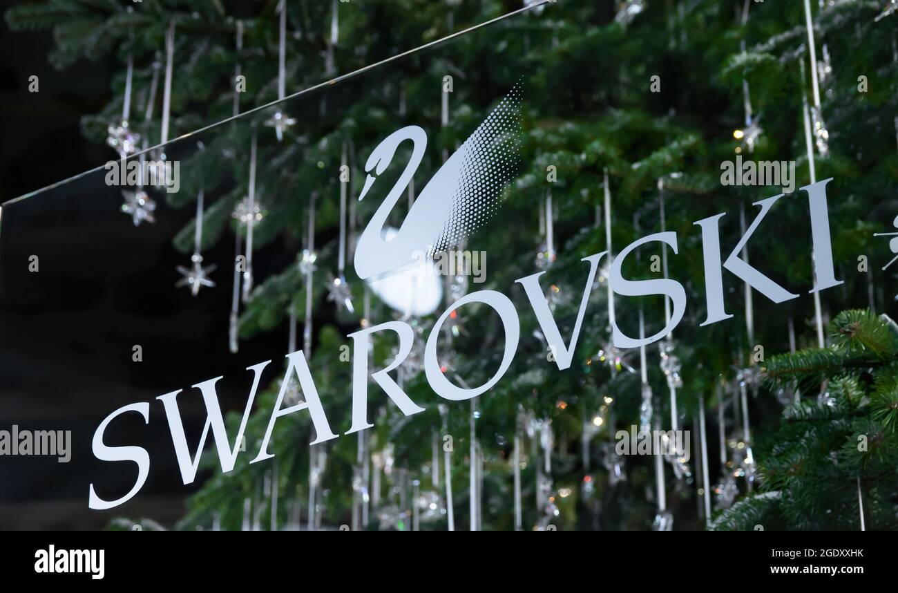 Swarovski crystals hi-res stock photography and images - Alamy