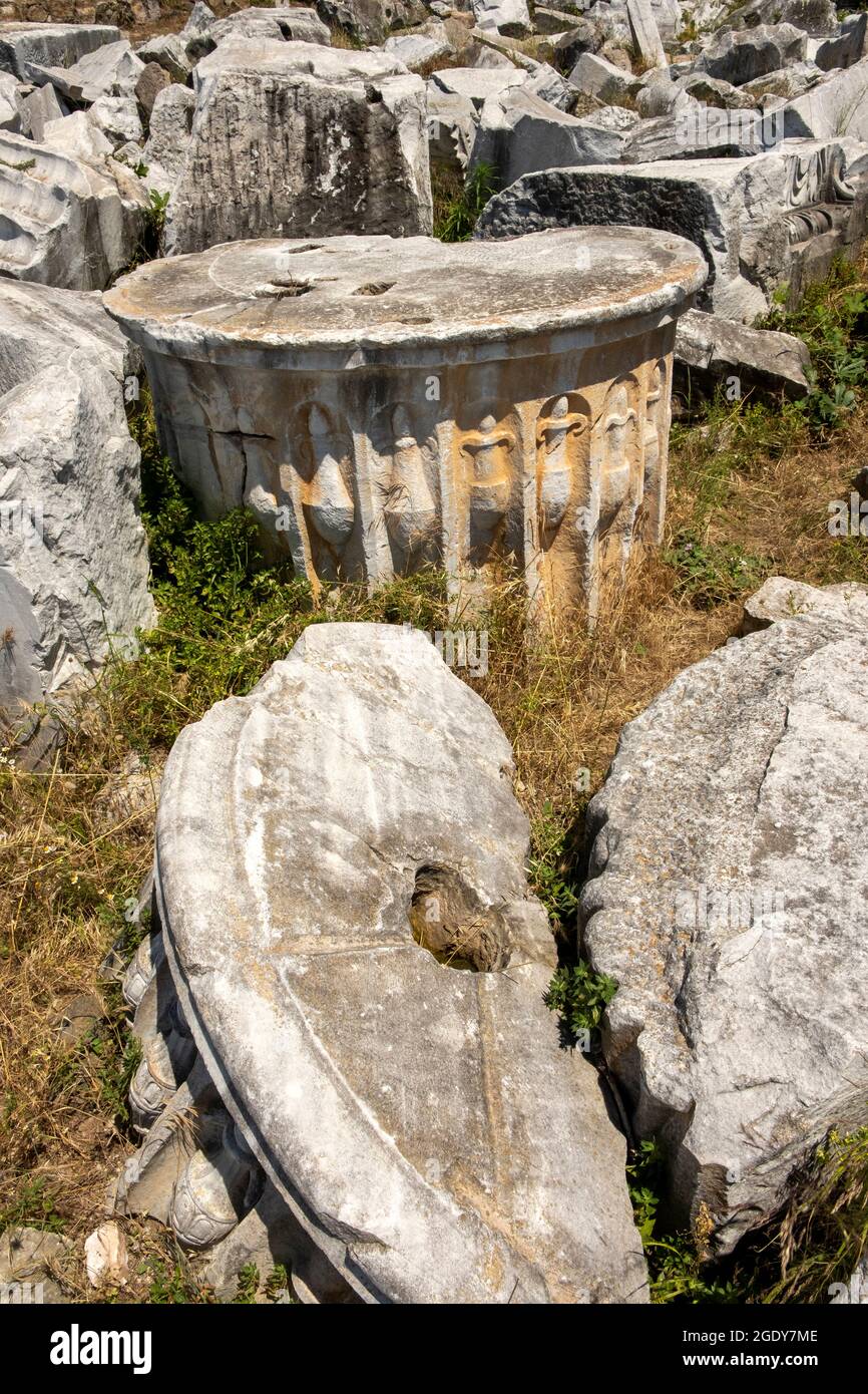 During excavations at the Temple of Kyzikos Hadrian in the northwestern province of Balikesir's Erdek district, the world's biggest Corinthian-style c Stock Photo